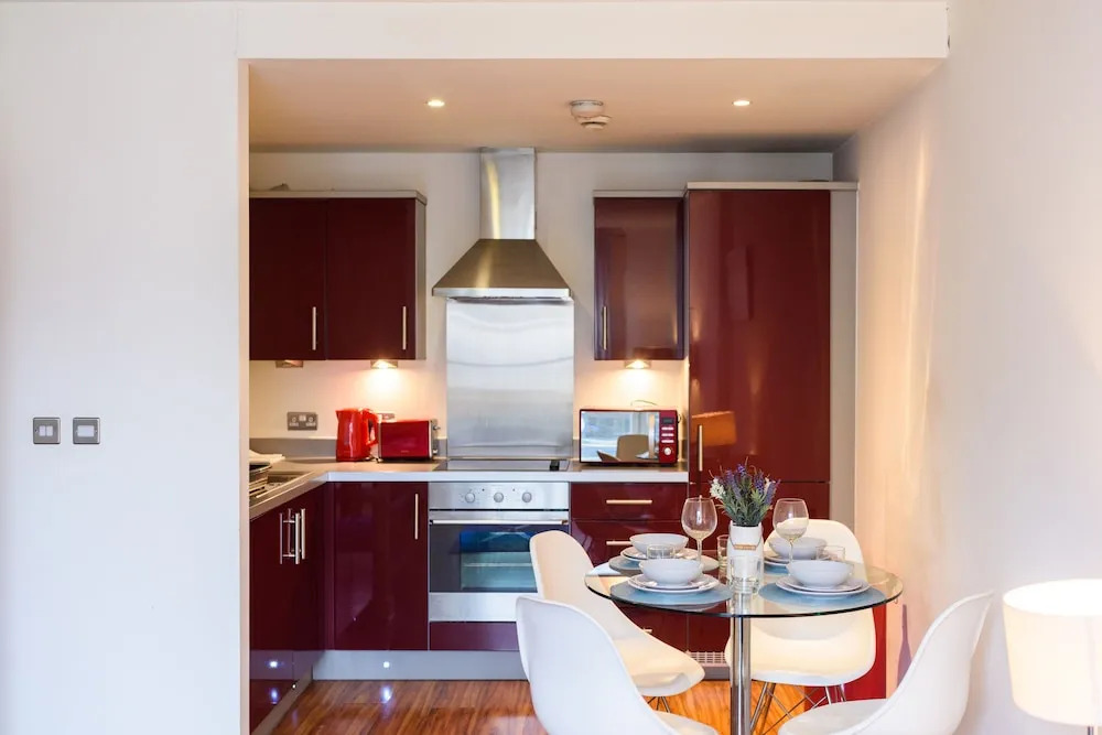 Lotus Central Apt Sassie Homes Sleeps 7