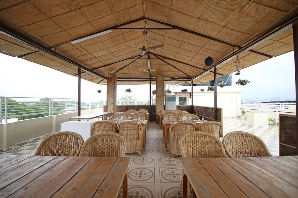 OYO 6090 Hotel Park View Premium