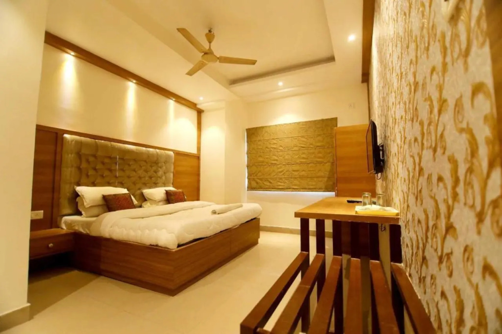 Capital O 30381 Hotel Sarin Inn Heritage