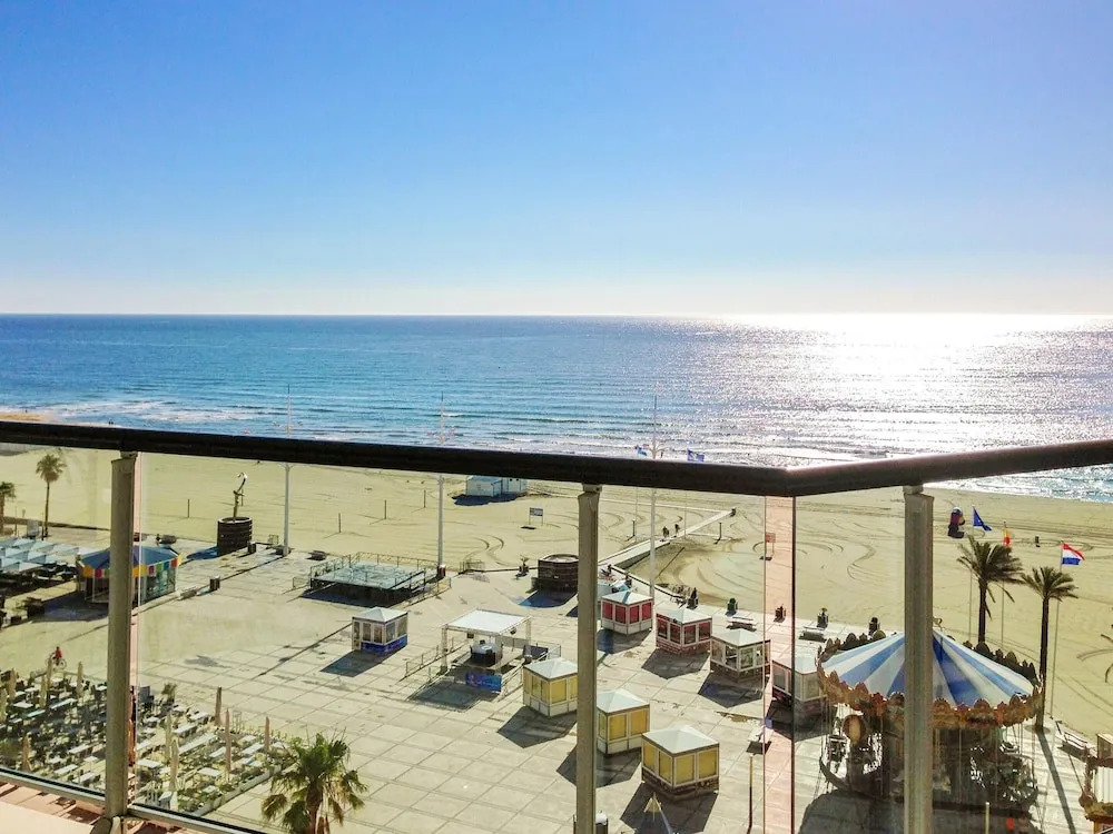 Apartment With 4 Bedrooms in Canet-en-roussillon, With Wonderful sea V