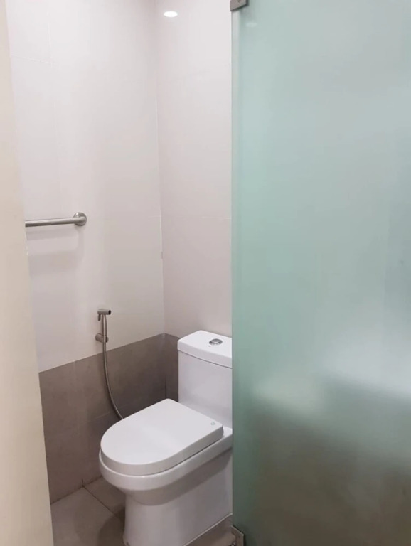 OYO 215 Sunshine City Suites
