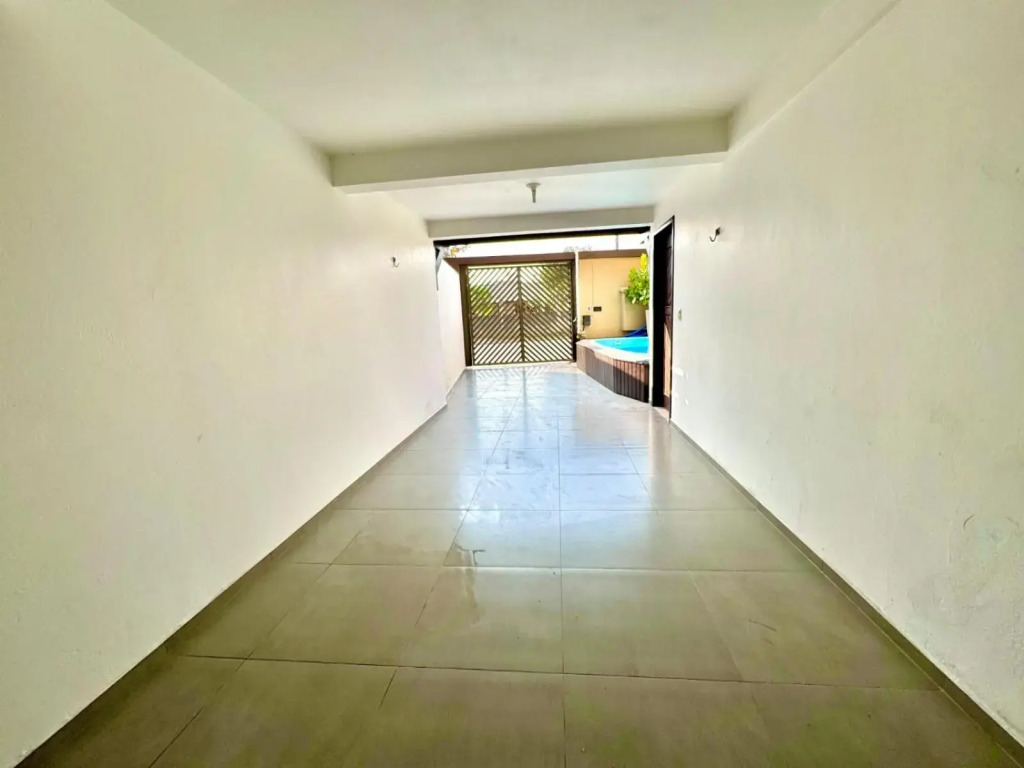 LINDO SOBRADO A 180mts DA PRAIA MARISCAL BOMBINHAS PISCINA 249-3