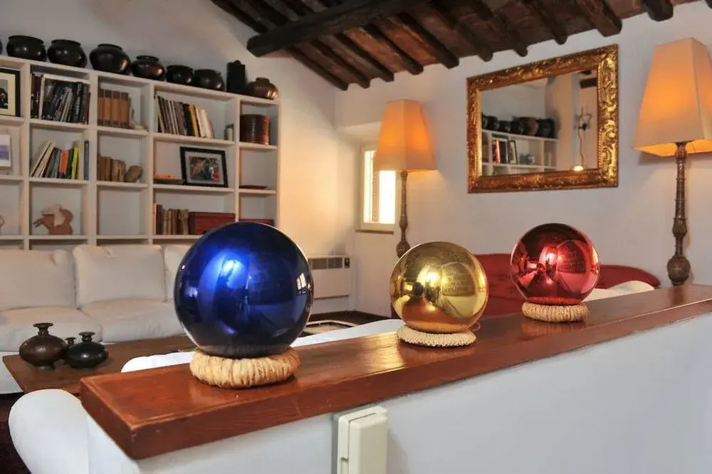 Unique 3 Bed Flat in the Heart of Trastevere