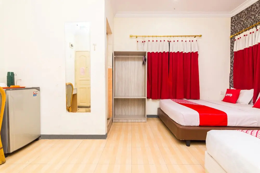 Hotel Laksana Inn by OYO Rooms