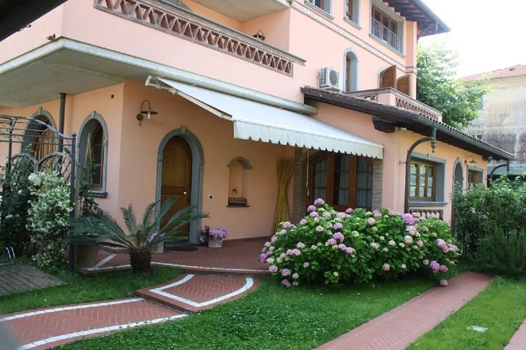 Casamare Gianluca da 1 a 5 posti letto