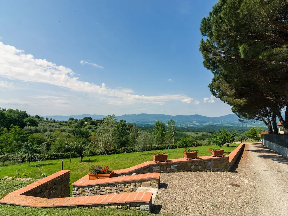 Attractive Apartment on Estate with Vineyards & Olive Grove near Florence
