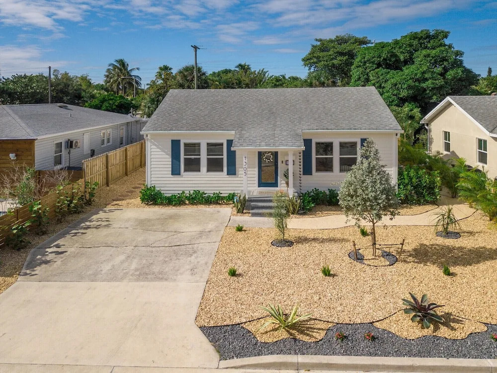 Stylish Luxury Home Near Beach & DT
