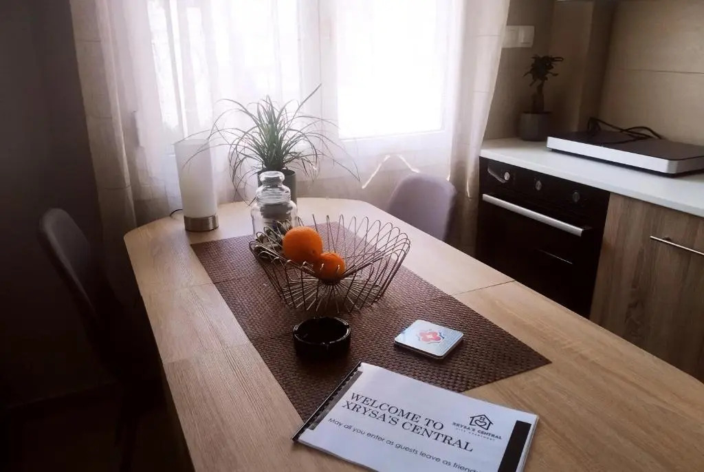 Xrysa's Central City Apartment