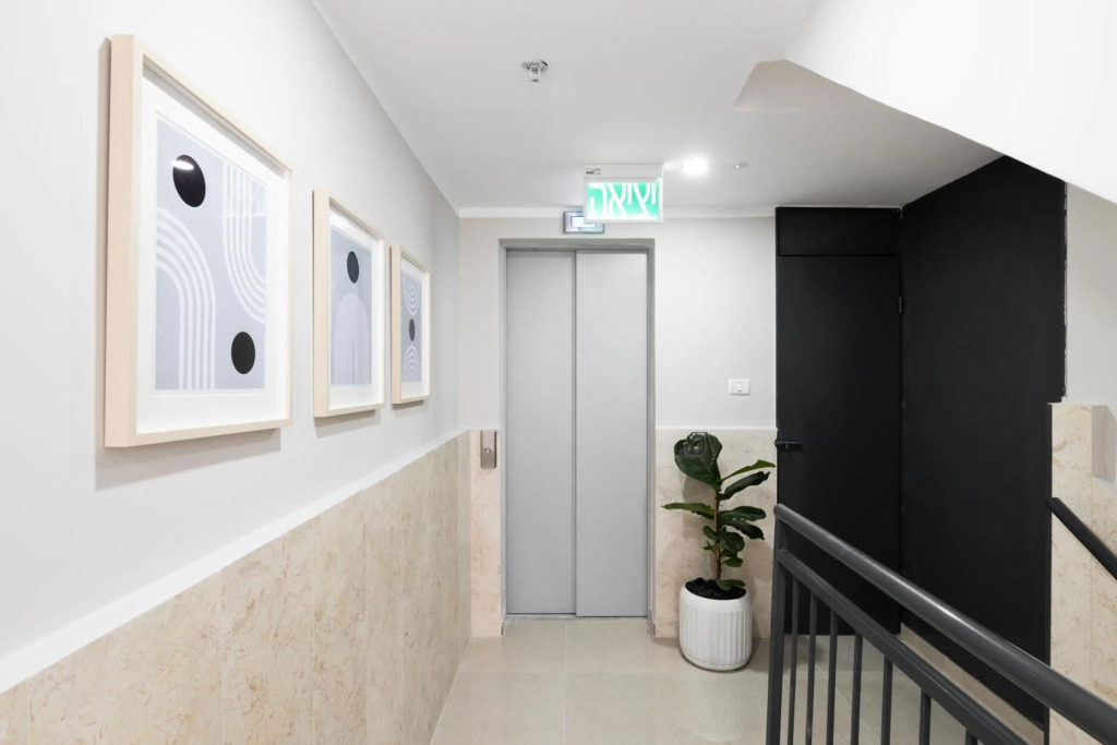ALMA City Center Classical Apartments by HOMY