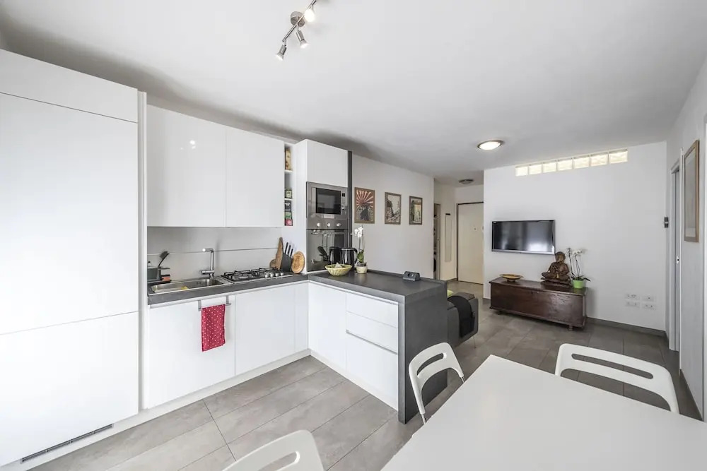 LakeGarden Apartment