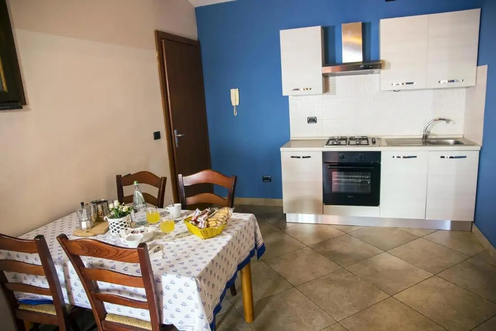 2 bedrooms house at Acireale 10 m away from the beach with sea view balcony and wifi