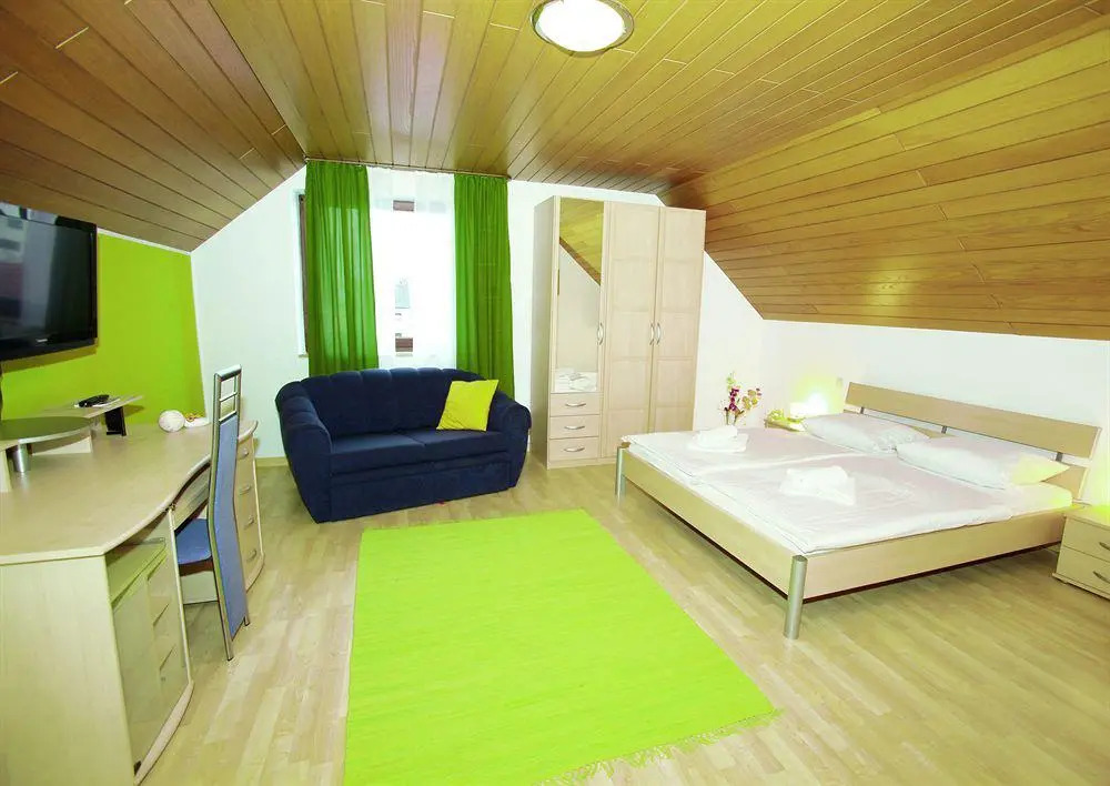Hotel Olive Inn