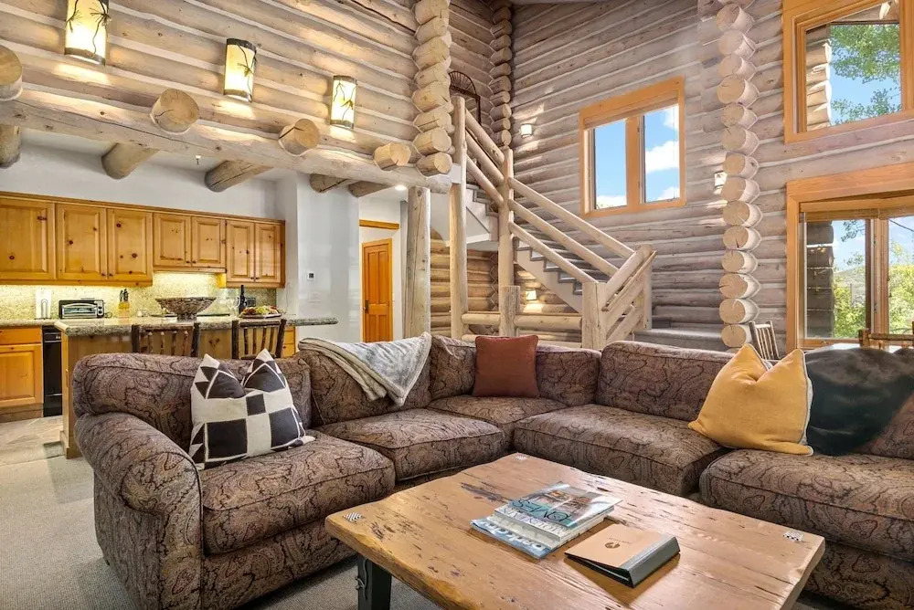 Pine Inn at Trail's End Lodge - Three Bedroom Residence with Spa #1 3 Condo
