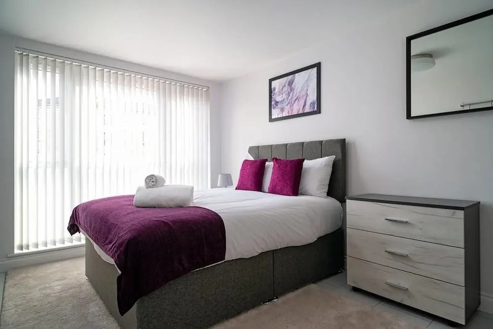 Modern Bright Apartment Near Centre
