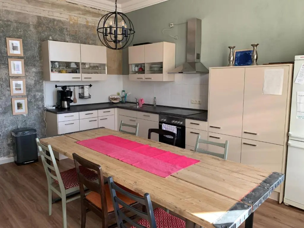 Charmante Altbau-Wohnung zwischen Altstadt und Klinikum mit Parkplatz