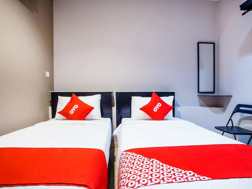 Super OYO 44097 Avatarr Hotel