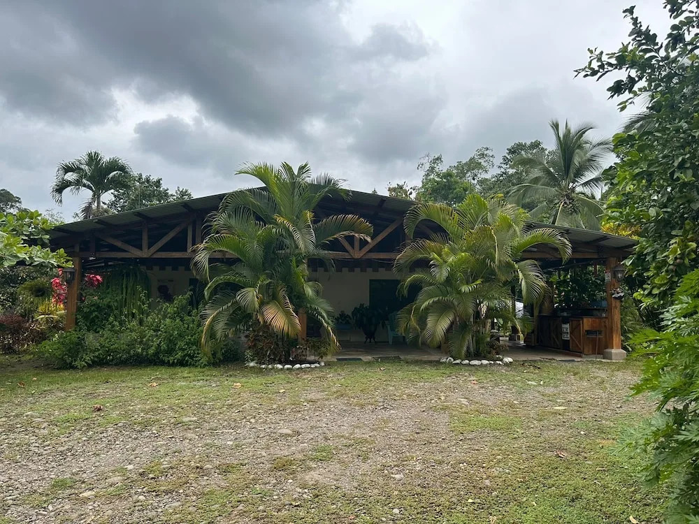 RIVER SIDE LODGE