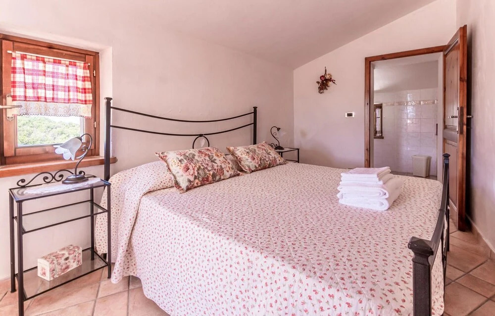 Gorgeous Home In Monticello Amiata