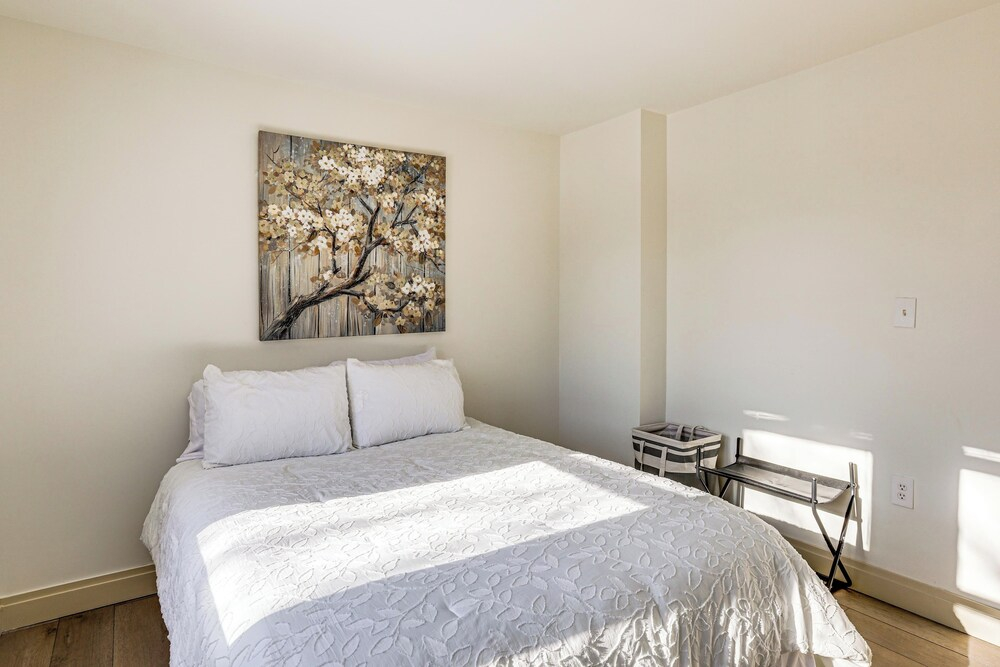 Walk to Public Transit: Family Home in Mount Airy!