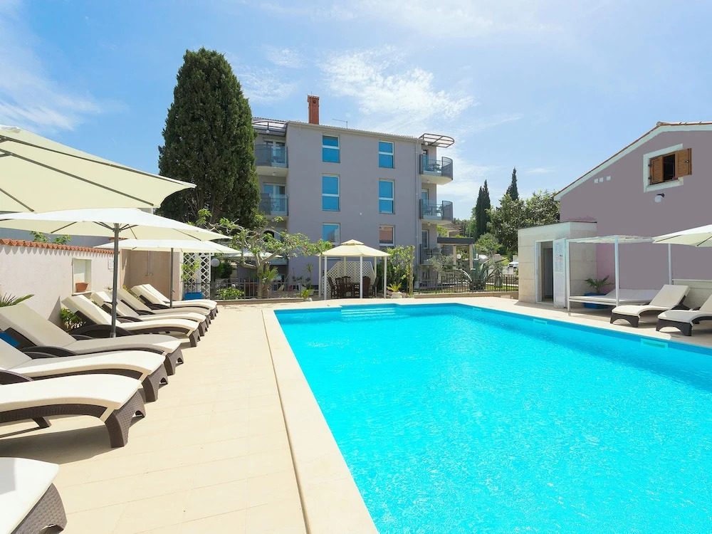 Astinian Villa Puntizela
