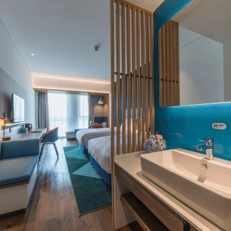 Holiday Inn Express Qingdao Chengyang Central by IHG