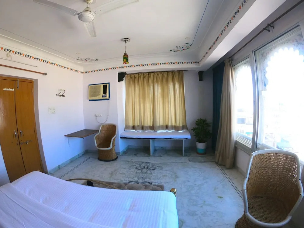 Little Peepal House