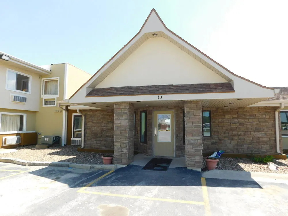 Days Inn by Wyndham West Branch Iowa City Area