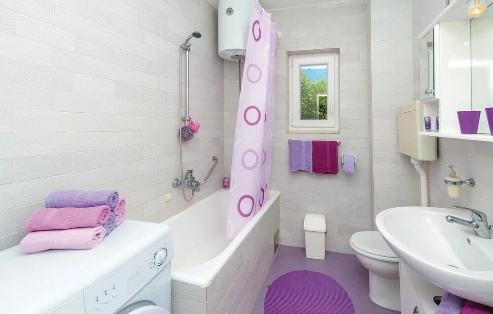 Awesome Home in Trsteno With Wifi and 7 Bedrooms