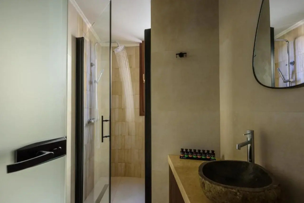 Arthur Suites