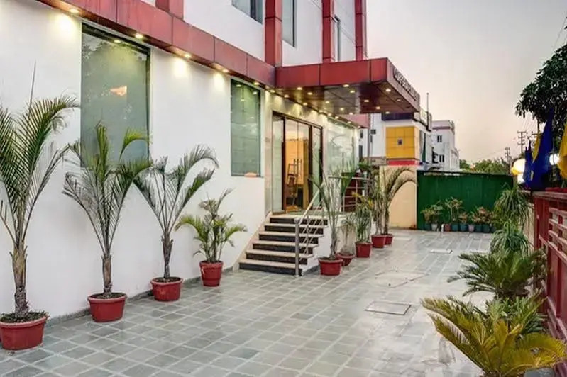 Treebo Corporate Suites Sector 62