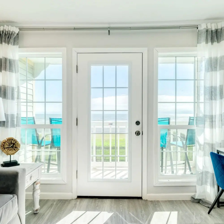 Seaside and Breezy Condo at the Victorian