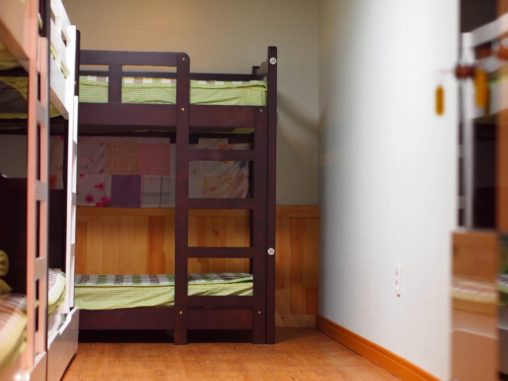 Dongbaekseom Guest House