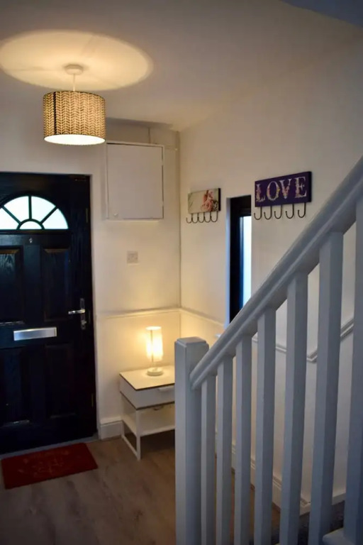 3 Bedroom Home Near The Botanics