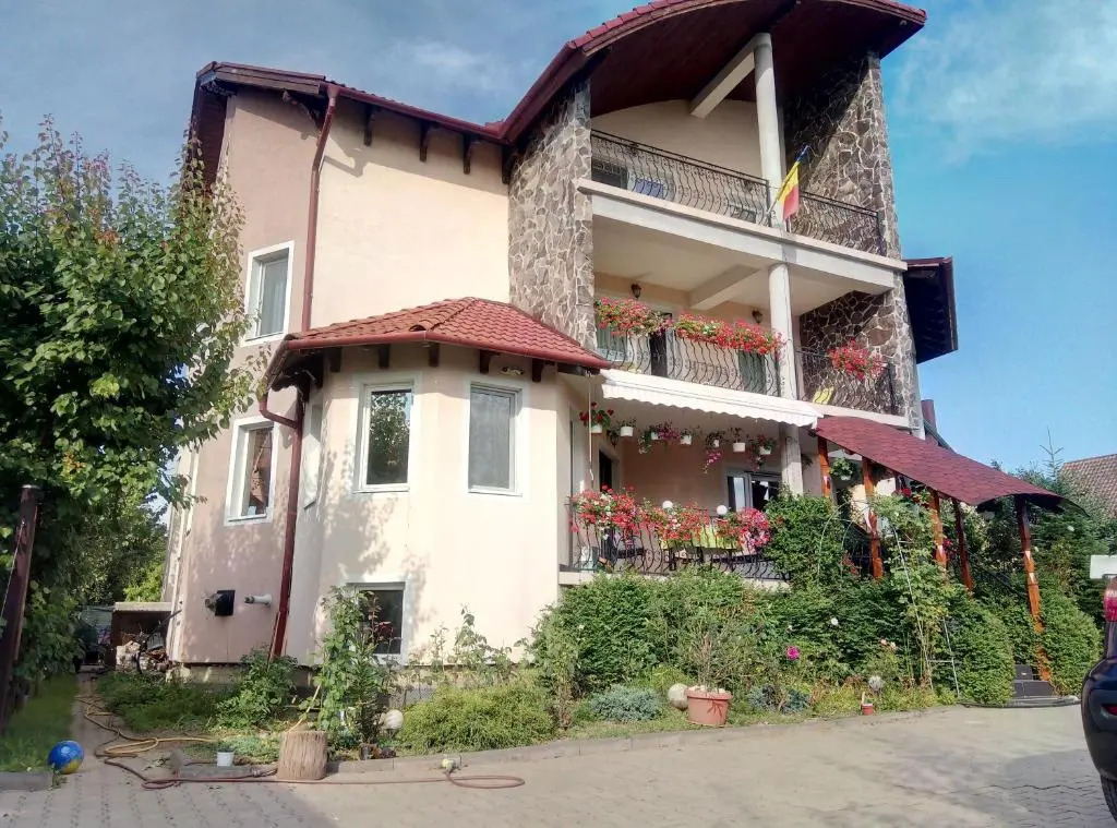 Casa cu flori