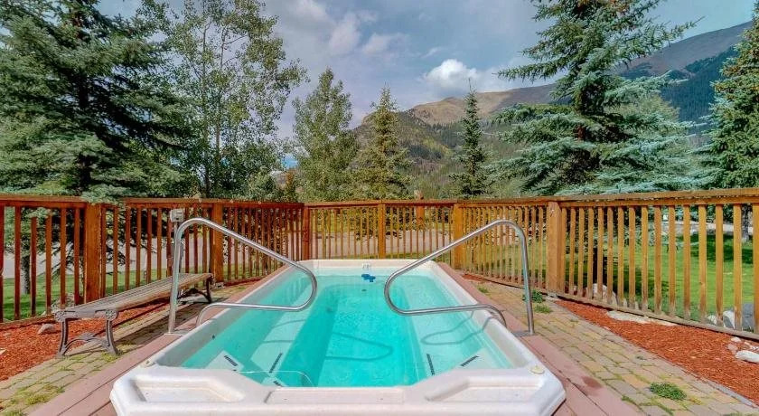 Copper Springs Lodge