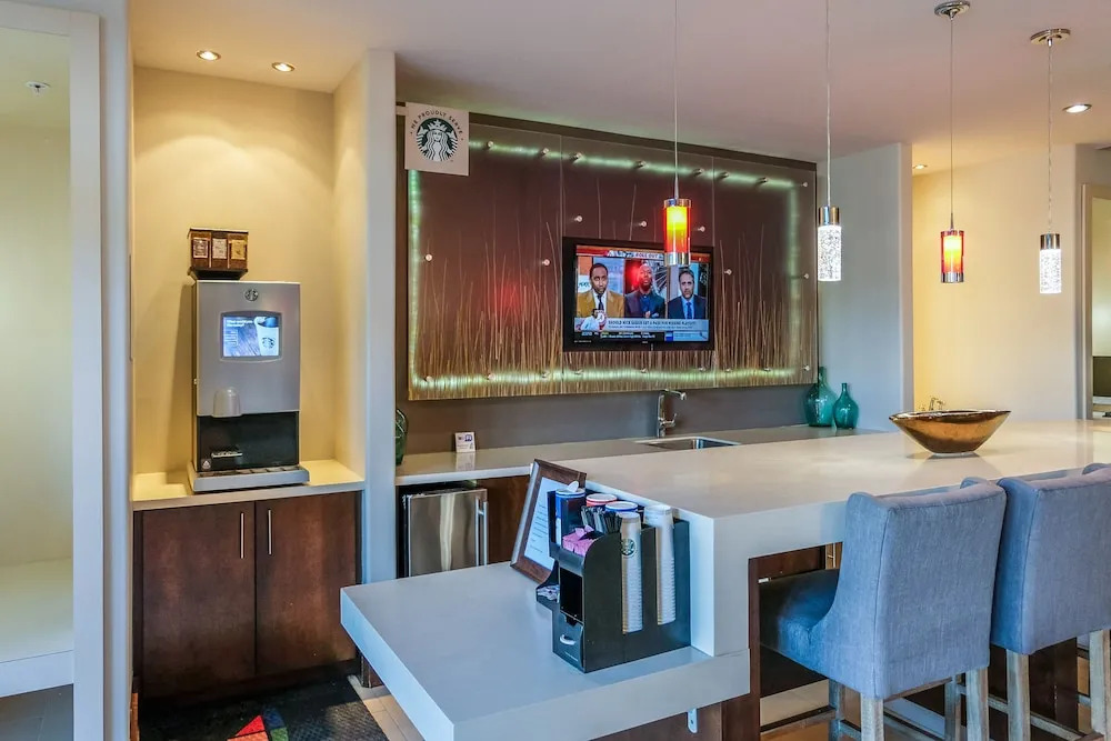 FRONTDESK The Point at Town Center Apts Jacksonville