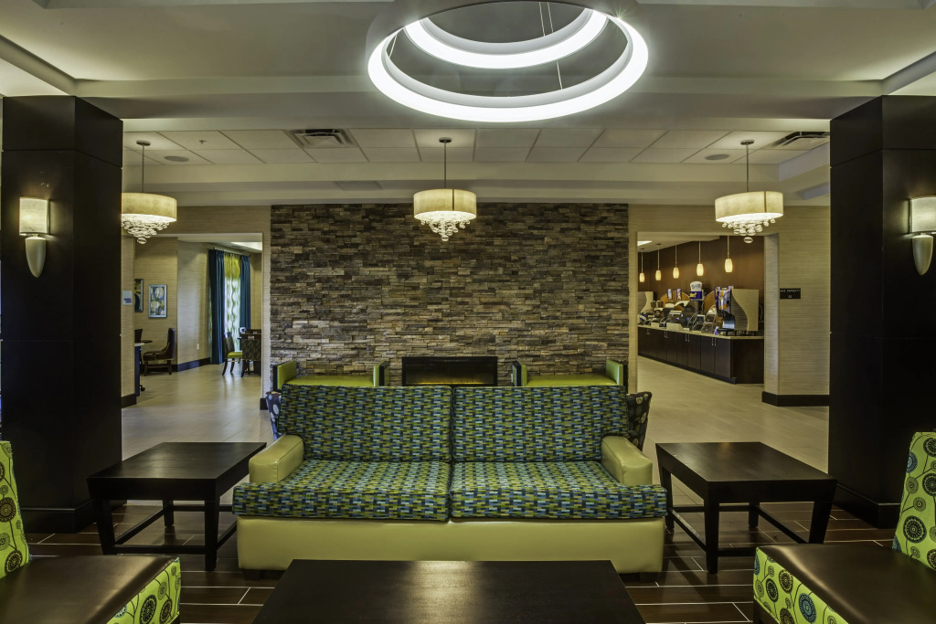 Holiday Inn Express & Suites - Orlando - Southeast by IHG