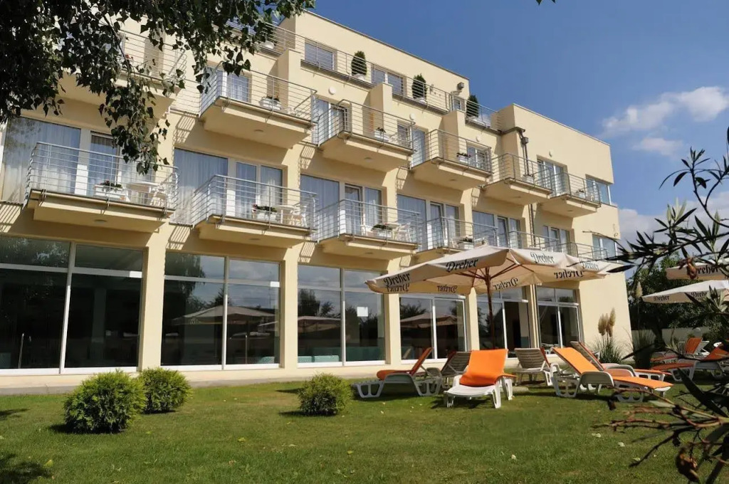Két Korona Konferencia és Wellness Hotel
