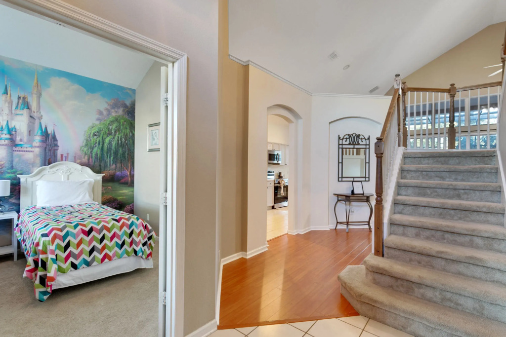 Spectacular 5BR House - South Facing Pool & Spa, Four Corners