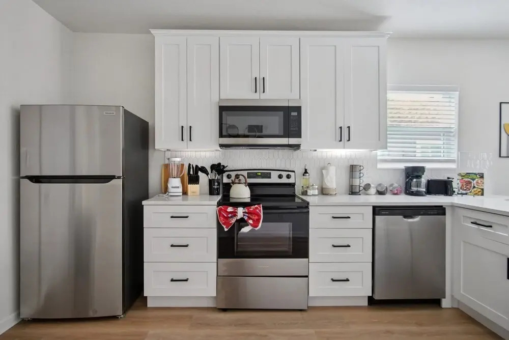 Minutes to Downtown Spacious 4BR 3BA Historic Gem