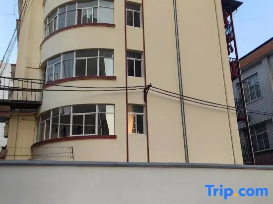 Chuxiong Junchuang Hotel