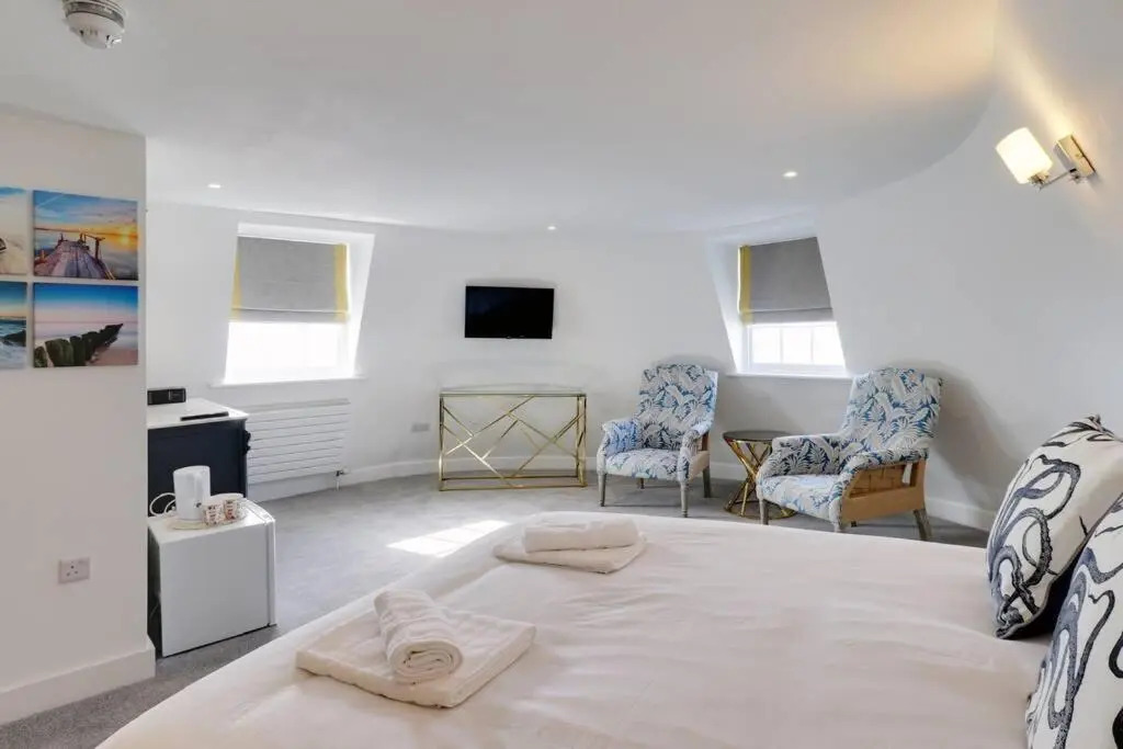 Master accommodation suite 7 sea view