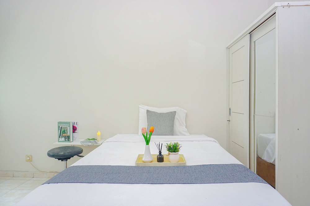 Cozy And Pleasant Studio At Apartment Margonda Residence 1