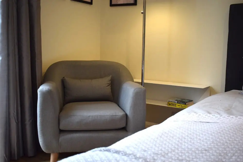 Modern 2 Bedroom Apartment in Queen's Park