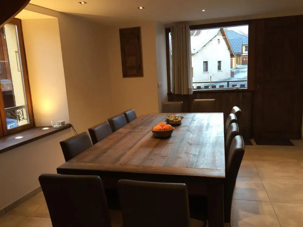 Ferm6 - 6-6p-5chbres-3sdb-120m?-10 / 12pers-valloire