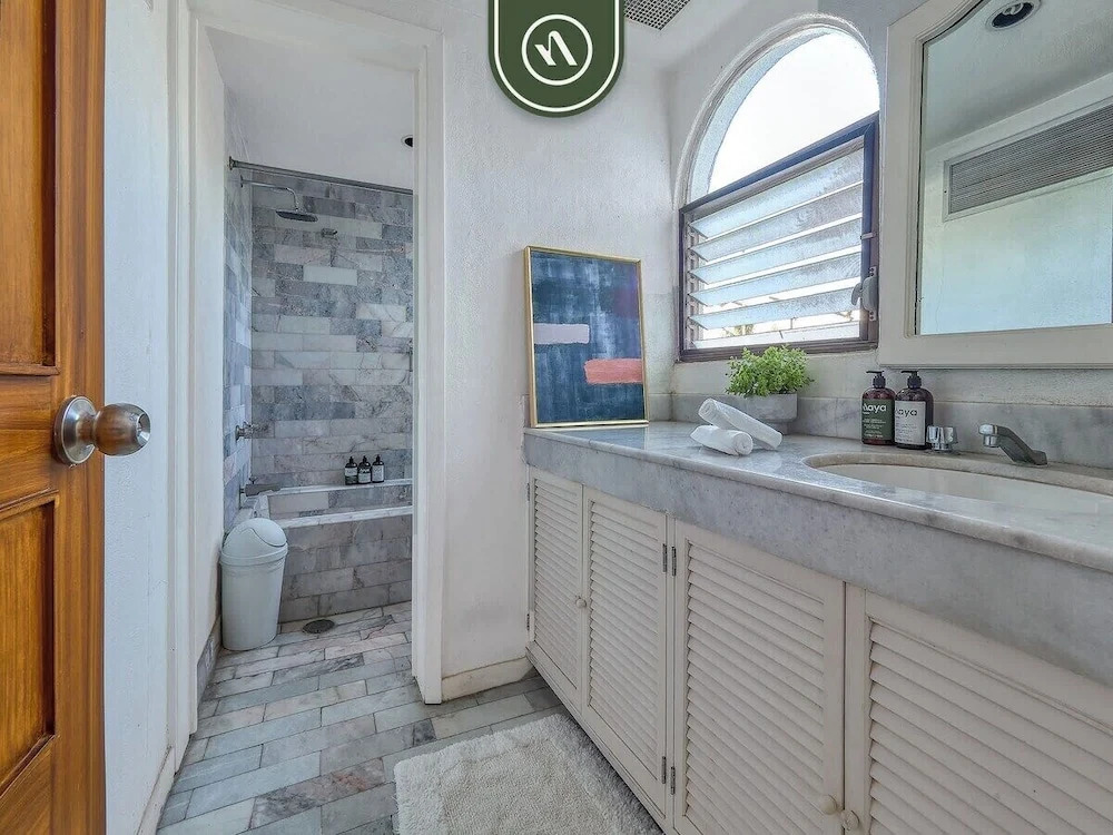 2 BR Condo in Hotel - Beach - Pools - Kids Club
