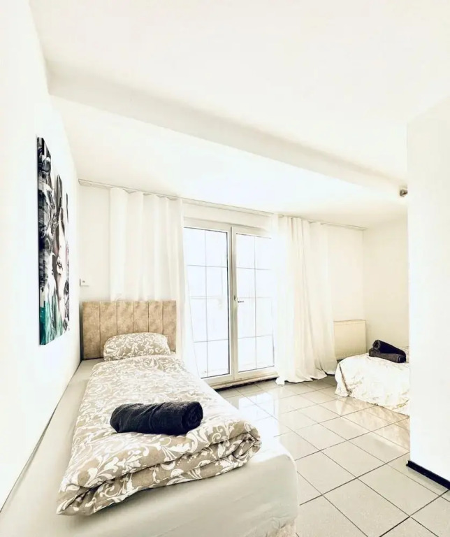 Cozy 7BR Villa Near Blumengarten