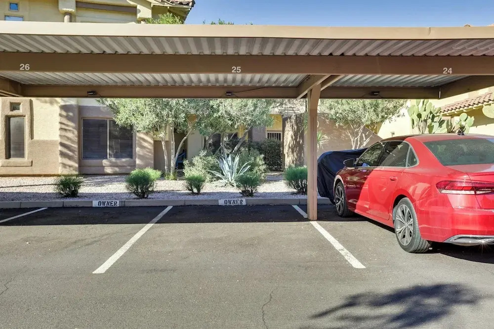 Snowbird Escape w/ Pool! 4 Mi to Kierland Commons