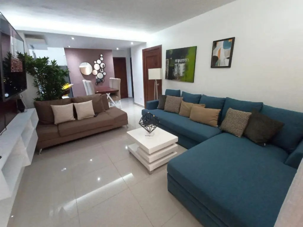 Lia Amanda, 2B con cocinero para desayuno Santiago DR