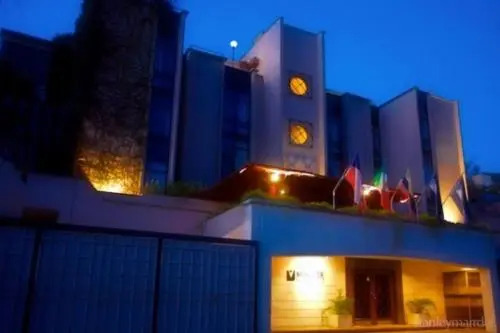 Minister Suites